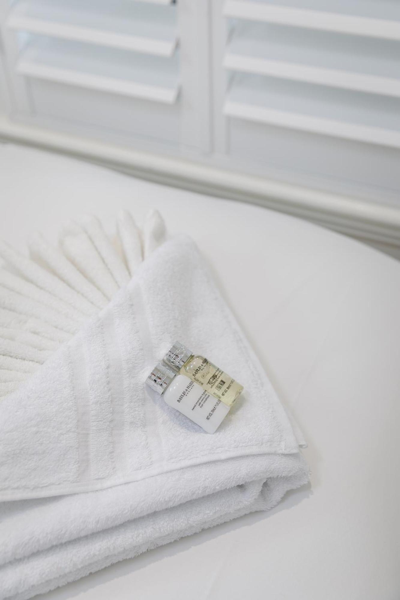 Spacious 2 Bedroom Apartment With Beautiful Garde Brighton Eksteriør bilde